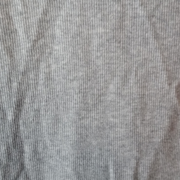 Gray ribbed tank - Picture 3 of 4